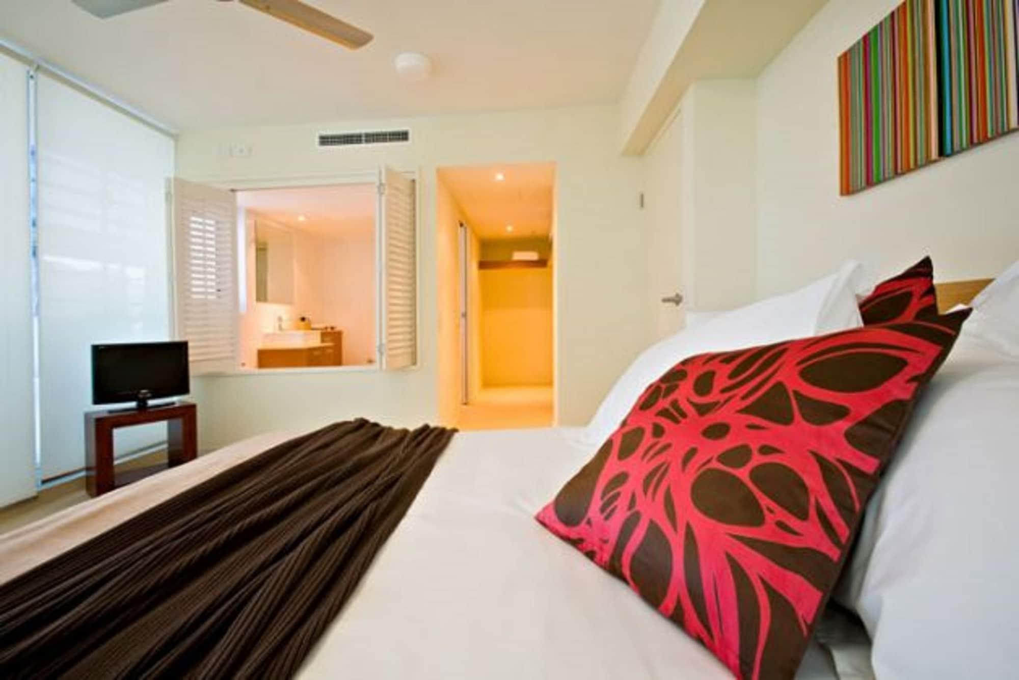 Lanai Riverside Apartments Маккай Экстерьер фото